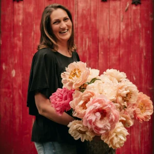subscription for a bunch of peonies to be delivered each week for 3 weeks